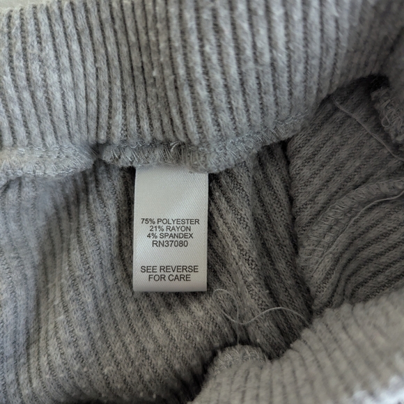 Live Well Ribbed Lounge Set - Picture 4 of 16